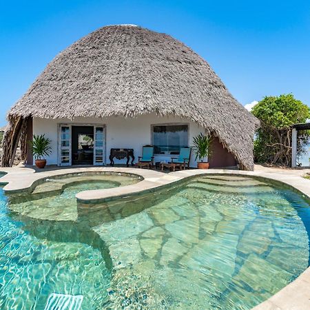 Chale Island Resort Ukunda Esterno foto