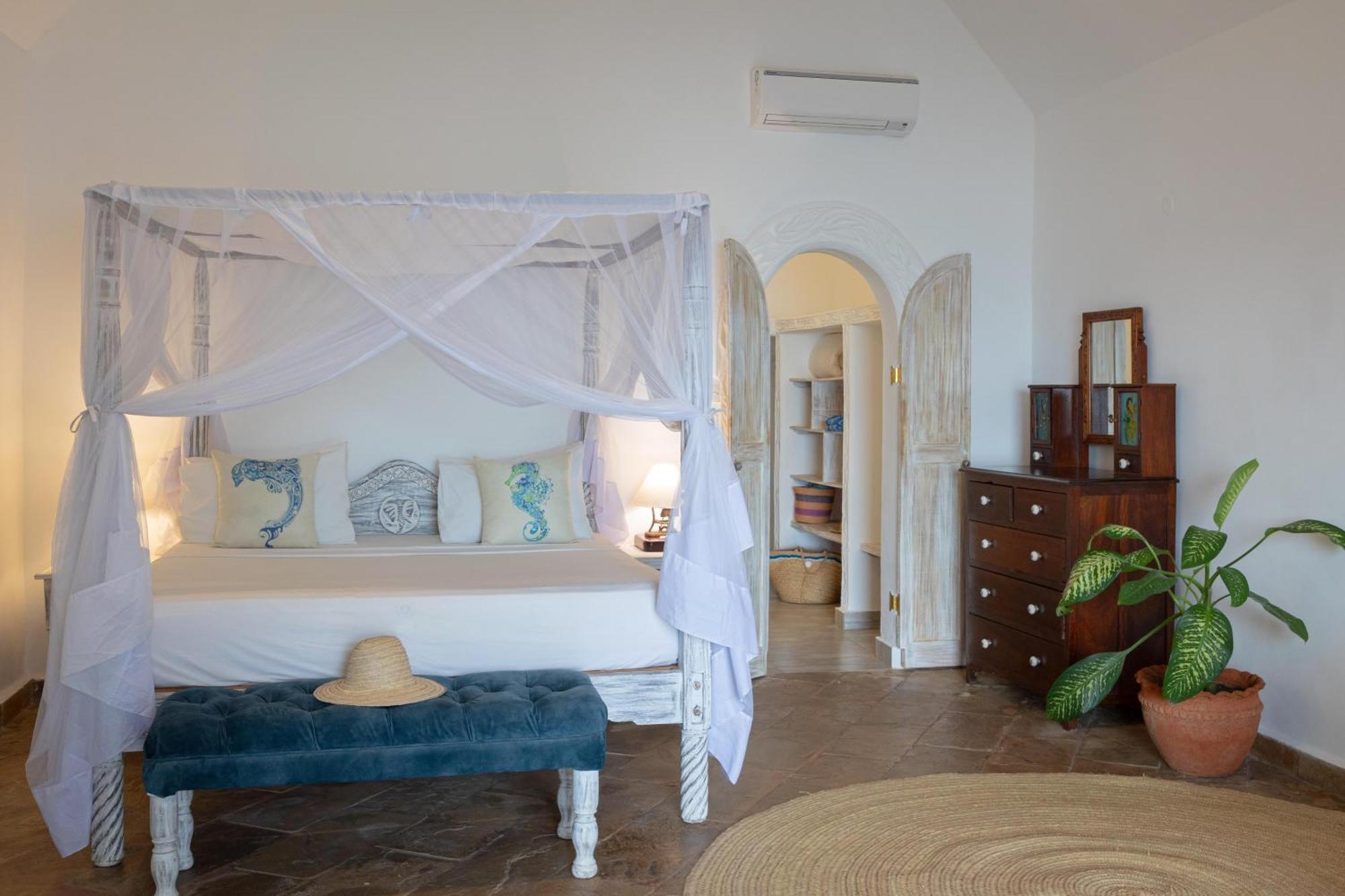 Chale Island Resort Ukunda Esterno foto
