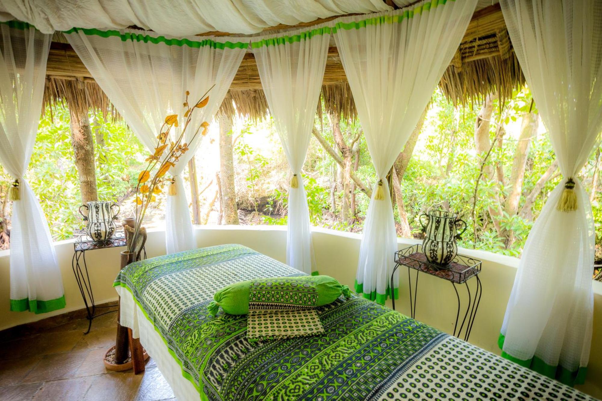 Chale Island Resort Ukunda Esterno foto