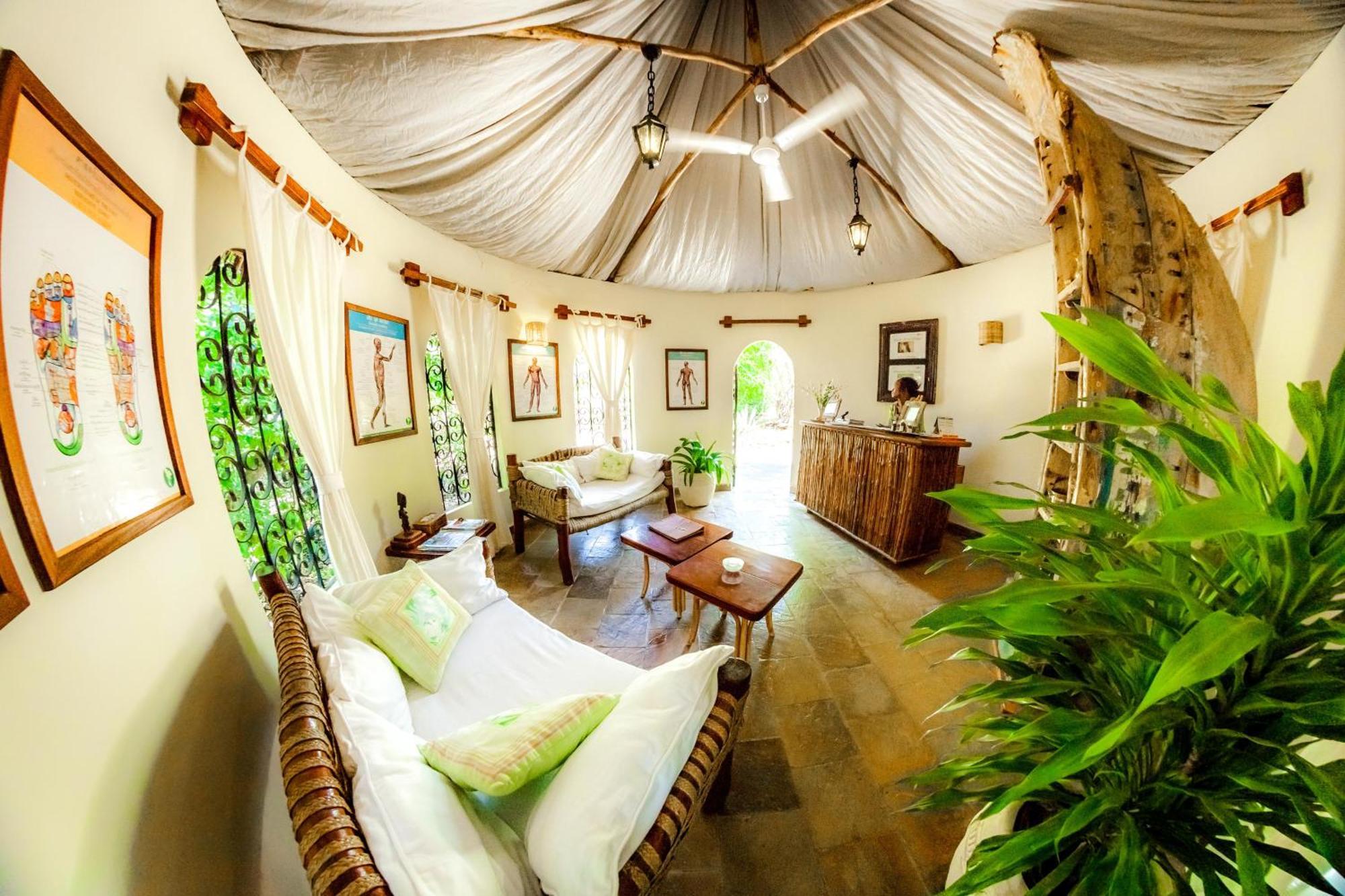 Chale Island Resort Ukunda Esterno foto